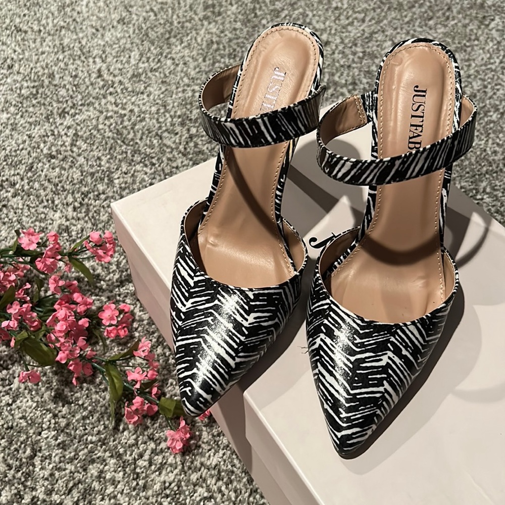 4 inches heels / Zebra print heels